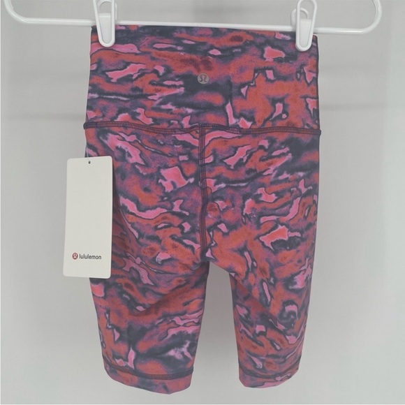 LULULEMON NWT WUNDER TRAIN HIGH RISE RISE BIKE SHORT 8” CHROMA CLASH MULTI PRINT - Picture 5 of 7
